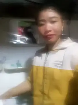 Snapshot of Phuongphuongg chatting on 11.12.25 Phuongphuongg online show from 11.12.25