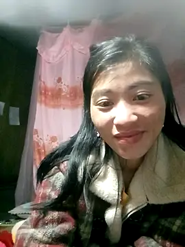 Snapshot of Phuongphuongg chatting on 11.17.25 Phuongphuongg online show from 11.17.25