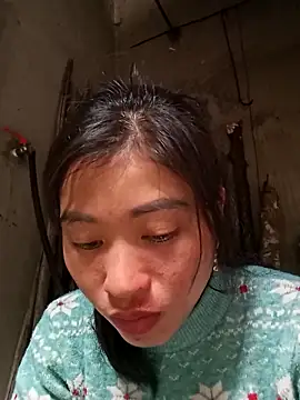 Phuongphuongg online show from 12.18.25