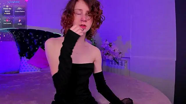 M1BabyG1rl online show from 10.17.25