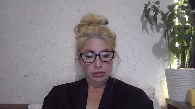 fox red lady7 online show from 10.04.25