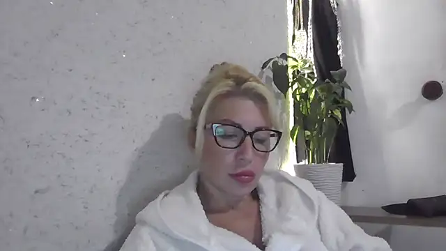 fox red lady7 online show from 10.08.25