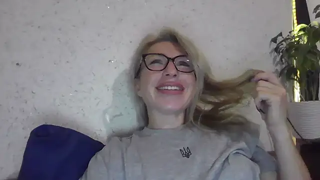 fox red lady7 online show from 10.24.25