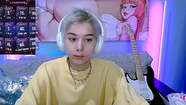 SophieAsh online show from 11.08.25