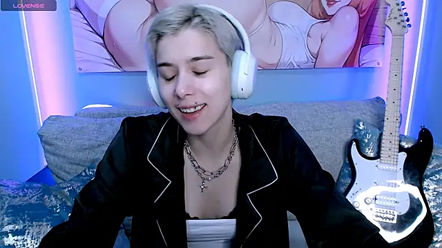 SophieAsh online show from 11.16.25