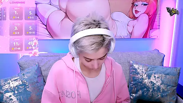 SophieAsh online show from 11.20.25