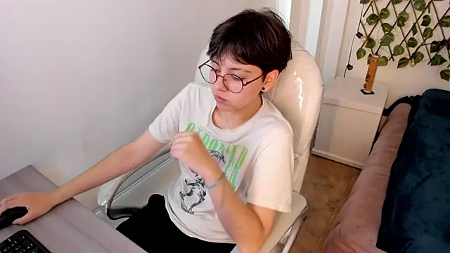 Snapshot of Nathaly_ds chatting on 11.13.25 Nathaly ds online show from 11.13.25