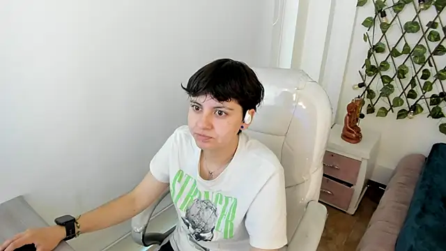 Snapshot of Nathaly_ds chatting on 11.24.25 Nathaly ds online show from 11.24.25