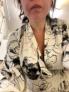 Kiravix online show from 11.13.25