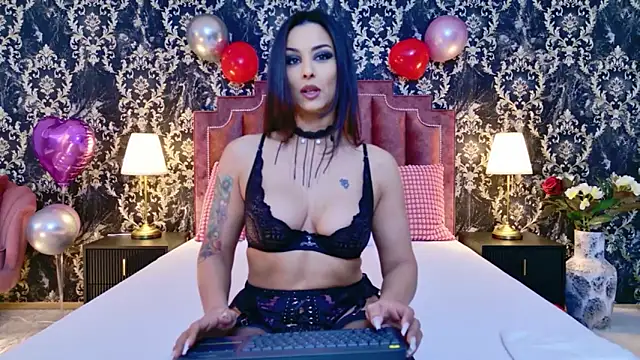 Snapshot of ReynadelRey chatting on 02.23.26 ReynadelRey online show from 02.23.26