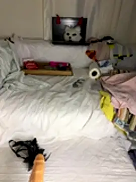 Snapshot of Ozge-SluttyScream69 chatting on 12.16.25 Ozge-SluttyScream69 online show from 12.16.25