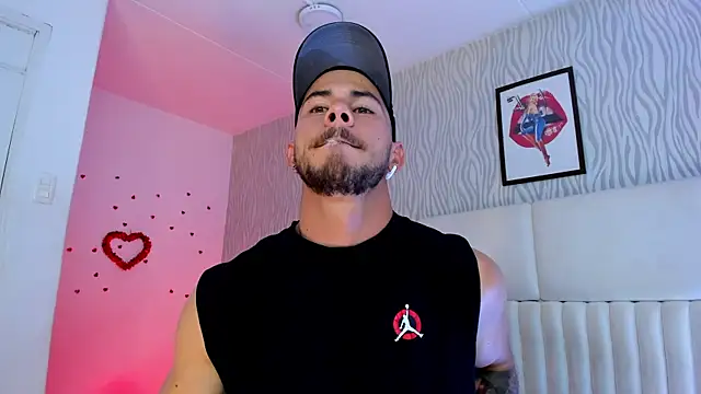 Snapshot of dylan_jacobx chatting on 11.26.25 dylan jacobx online show from 11.26.25