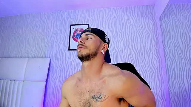 Snapshot of dylan_jacobx chatting on 12.01.25 dylan jacobx online show from 12.01.25