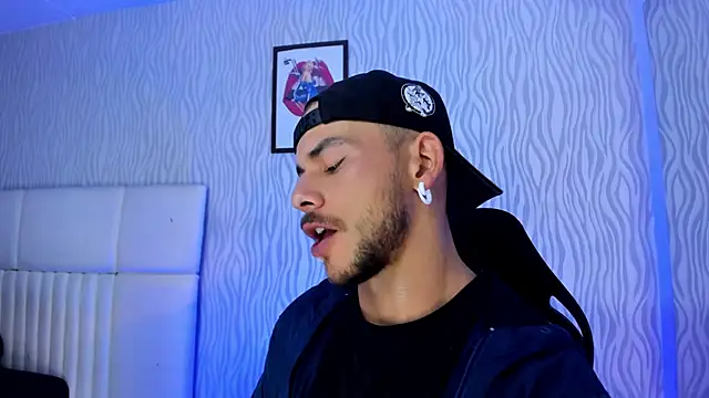 Snapshot of dylan_jacobx chatting on 12.03.25 dylan jacobx online show from 12.03.25