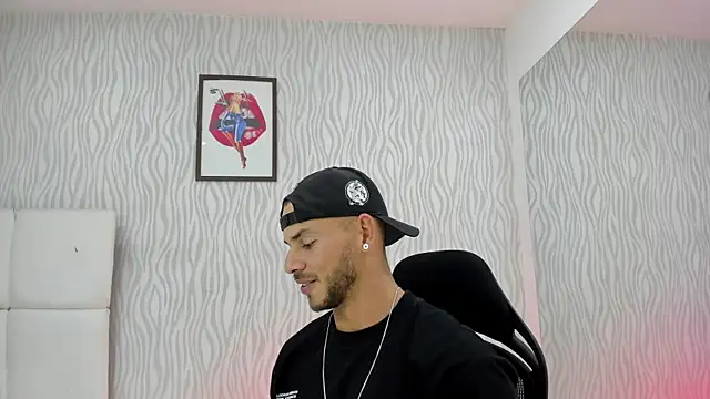 Snapshot of dylan_jacobx chatting on 12.13.25 dylan jacobx online show from 12.13.25