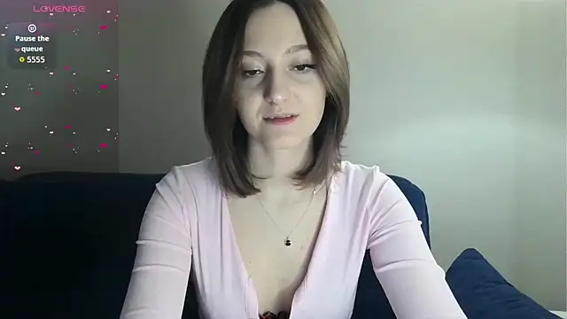 white liillyy online show from 03.07.26