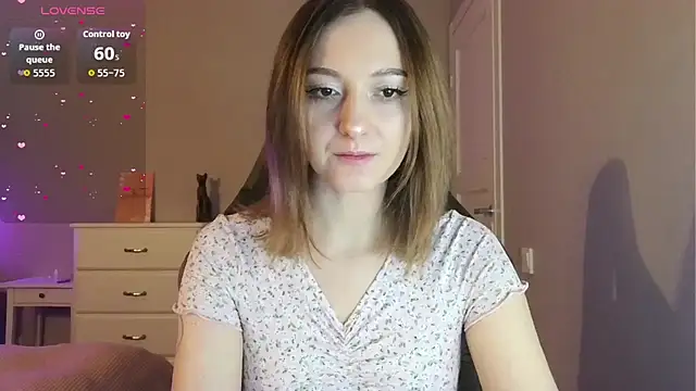 Snapshot of white_liillyy chatting on 04.17.26 white liillyy online show from 04.17.26