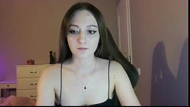 Snapshot of white_liillyy chatting on 06.28.26 white liillyy online show from 06.28.26