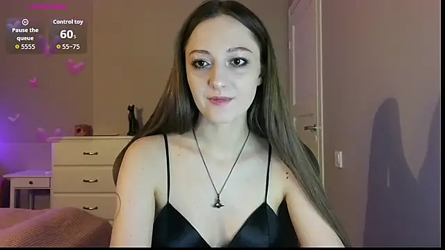 Snapshot of white_liillyy chatting on 07.12.26 white liillyy online show from 07.12.26