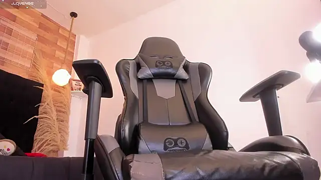 Emily brown04 online show from 12.15.25