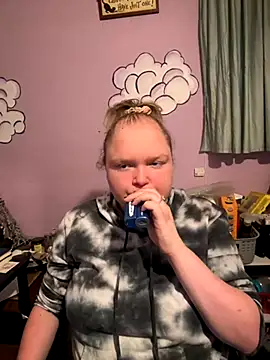 KadiSparkle online show from 11.01.25