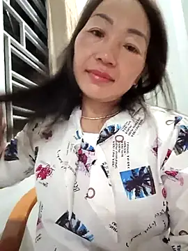 Snapshot of Exembin chatting on 09.24.25 Exembin online show from 09.24.25