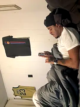 Snapshot of tyrek5051 chatting on 11.03.25 tyrek5051 online show from 11.03.25