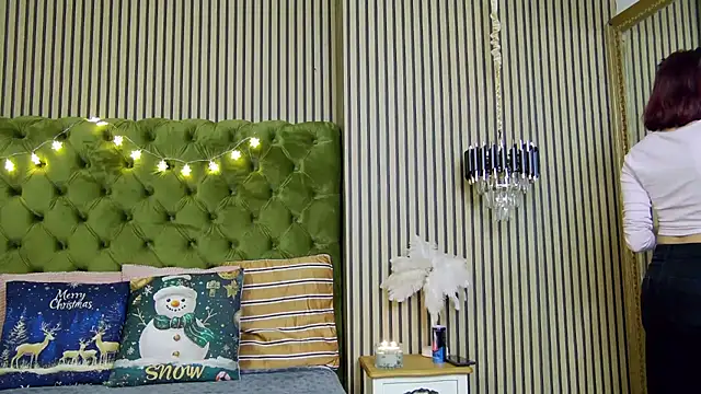 Snapshot of LunaHart chatting on 12.05.25 LunaHart online show from 12.05.25