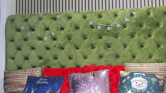 Snapshot of LunaHart chatting on 01.13.26 LunaHart online show from 01.13.26