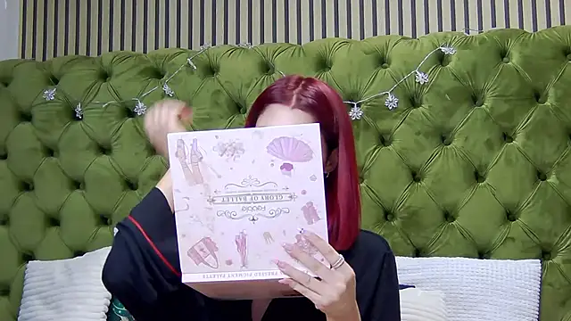 Snapshot of LunaHart chatting on 01.18.26 LunaHart online show from 01.18.26