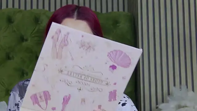 Snapshot of LunaHart chatting on 02.01.26 LunaHart online show from 02.01.26