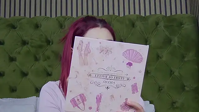 Snapshot of LunaHart chatting on 02.04.26 LunaHart online show from 02.04.26