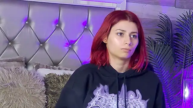 Snapshot of LunaHart chatting on 03.17.26 LunaHart online show from 03.17.26