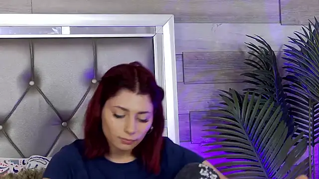 Snapshot of LunaHart chatting on 04.05.26 LunaHart online show from 04.05.26