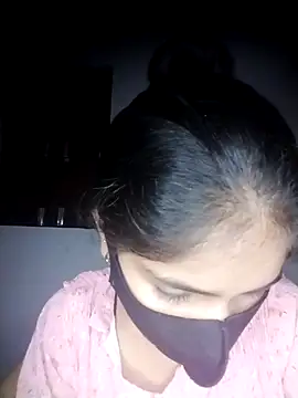 Snapshot of Sexey-Puja chatting on 11.15.25 Sexey-Puja online show from 11.15.25