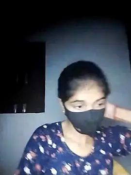 Snapshot of Sexey-Puja chatting on 11.20.25 Sexey-Puja online show from 11.20.25