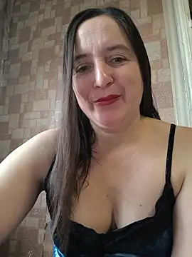 Snapshot of EvelinCutex chatting on 12.20.25 EvelinCutex online show from 12.20.25