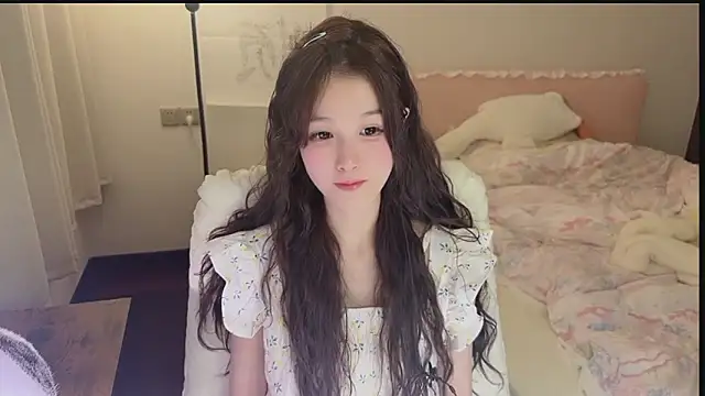 Snapshot of FuFu-puff chatting on 12.16.25 FuFu-puff online show from 12.16.25