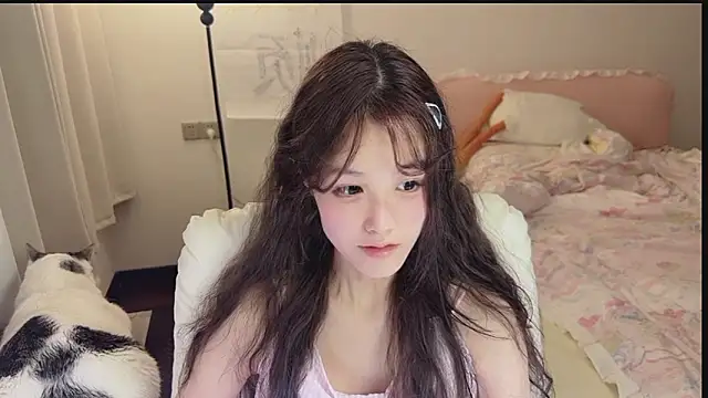 Snapshot of FuFu-puff chatting on 12.18.25 FuFu-puff online show from 12.18.25