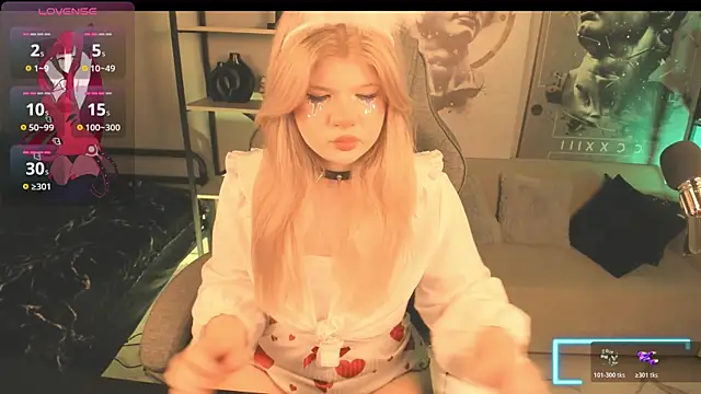 LilithNelson online show from 10.31.25