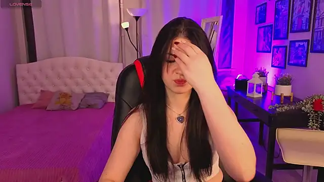 Snapshot of Wander_Waves chatting on 11.02.25 Wander Waves online show from 11.02.25