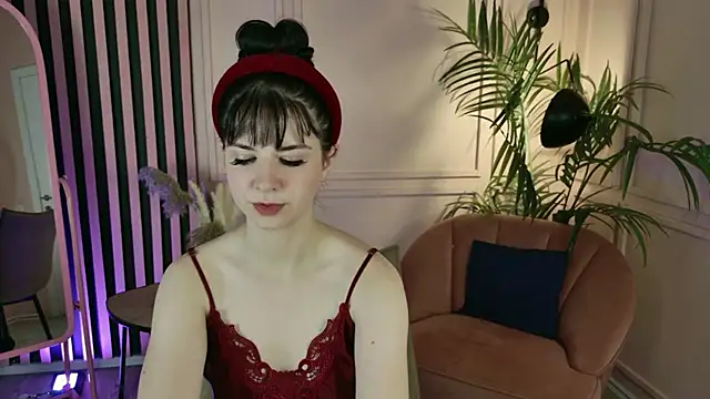 Snapshot of Wander_Waves chatting on 11.26.25 Wander Waves online show from 11.26.25