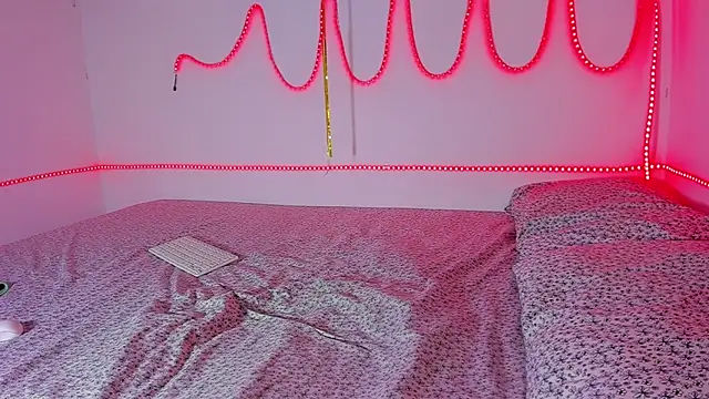 Snapshot of Dulce_TentacionLatina chatting on 10.06.25 Dulce TentacionLatina online show from 10.06.25