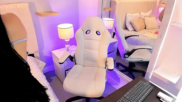 manyaa  online show from 01.07.26