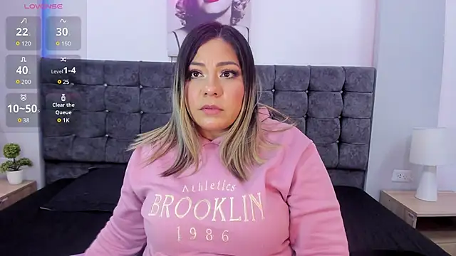 isabella horney  online show from 10.18.25