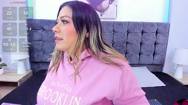 isabella horney  online show from 11.06.25