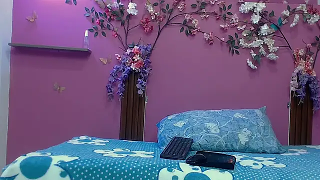 skinnybarbie022 online show from 10.30.25