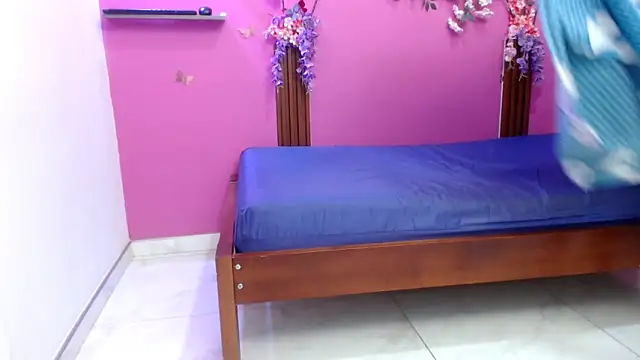 skinnybarbie022 online show from 04.10.26