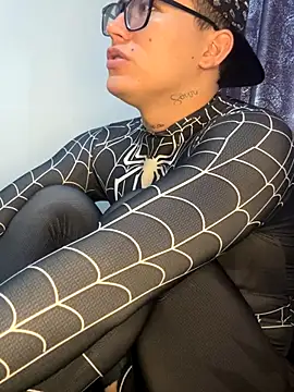 Snapshot of Kurtxxx22 chatting on 10.31.25 Kurtxxx22 online show from 10.31.25