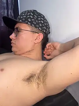 Snapshot of Kurtxxx22 chatting on 12.13.25 Kurtxxx22 online show from 12.13.25